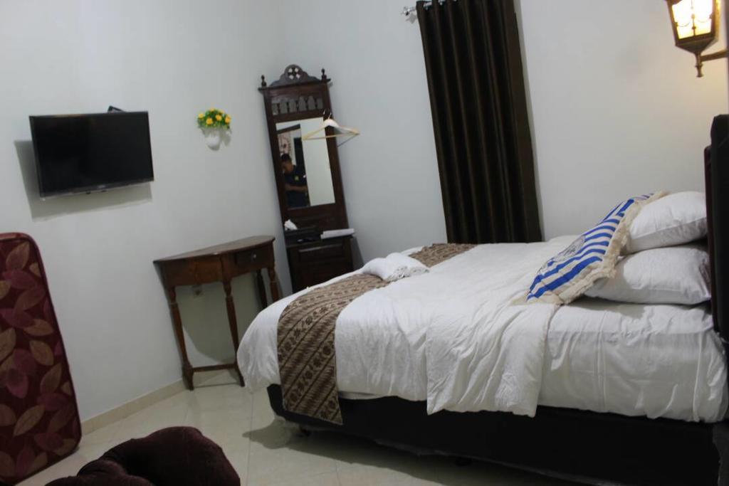 Renaya Griya Hotel Salakan Exterior foto