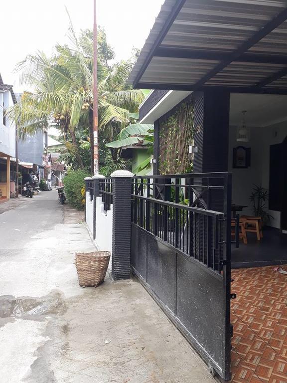 Renaya Griya Hotel Salakan Exterior foto
