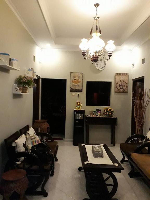 Renaya Griya Hotel Salakan Exterior foto